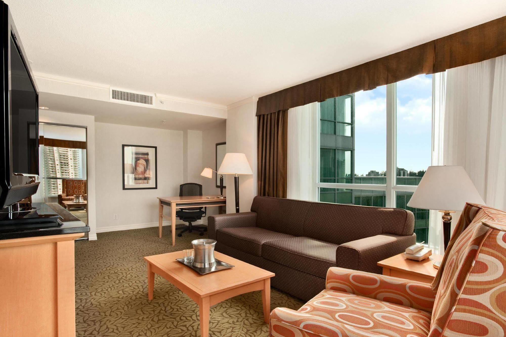 Hilton Vancouver Metrotown Бернаби Номер фото